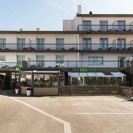 Ibis Styles St Gilles Croix De Vie Centre-ville Hotel 3*