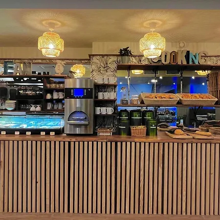 Ibis Styles St Gilles Croix De Vie Centre-ville 호텔