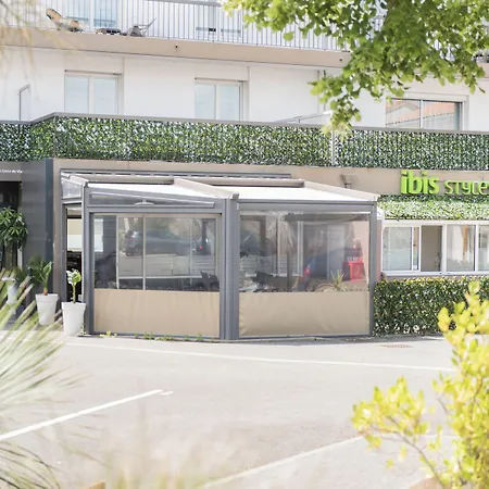 Hotel Ibis Styles St Gilles Croix De Vie Centre-ville 3*