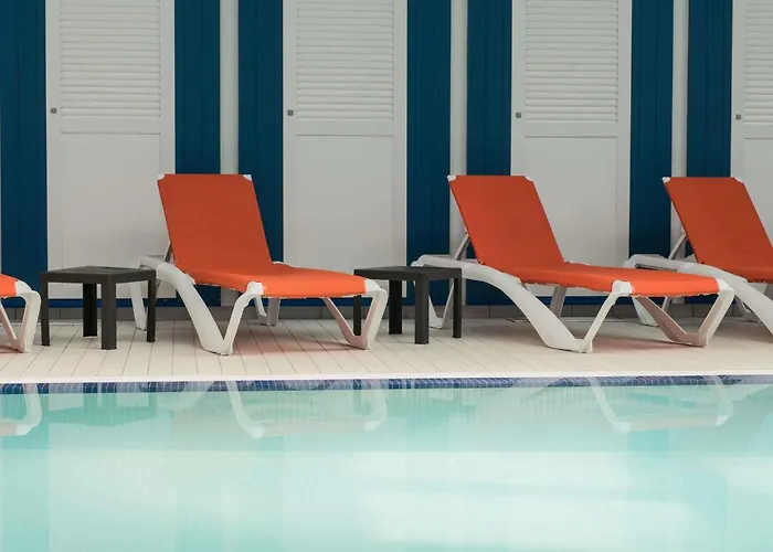 Отель Ibis Styles St Gilles Croix De Vie Centre-ville Сен-Жиль-Круа-де-Ви