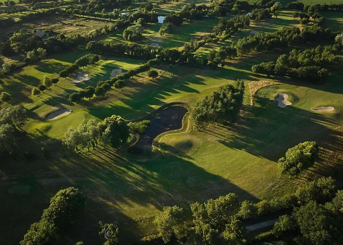 Отель Ibis Styles St Gilles Croix De Vie Centre-ville